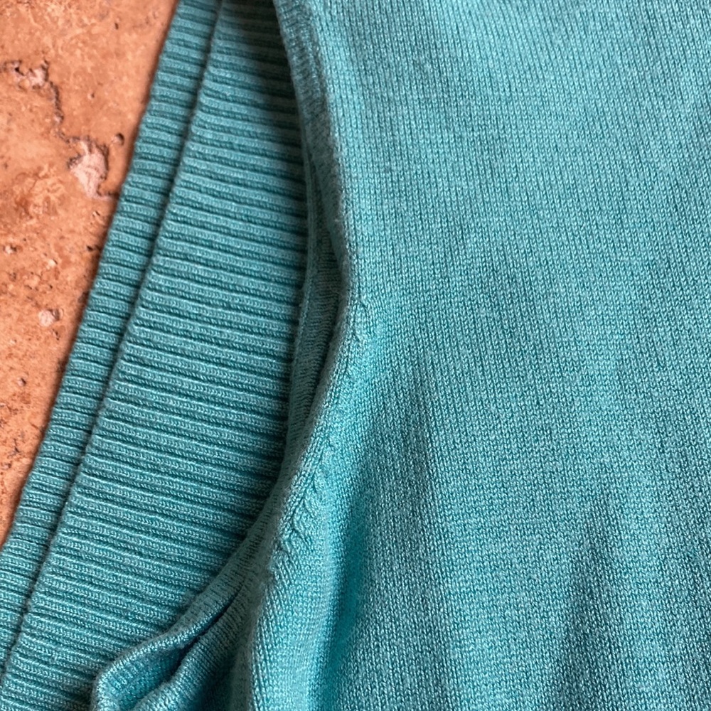 Nonveanx teal sleeveless turtleneck Great condition - Picture 10 of 10